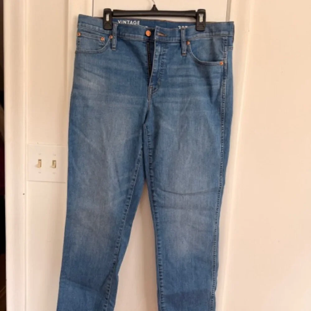GAP Vintage Slim Straight Jeans – Size 32 Tall – Classic Blue Denim - Picture 2 of 8